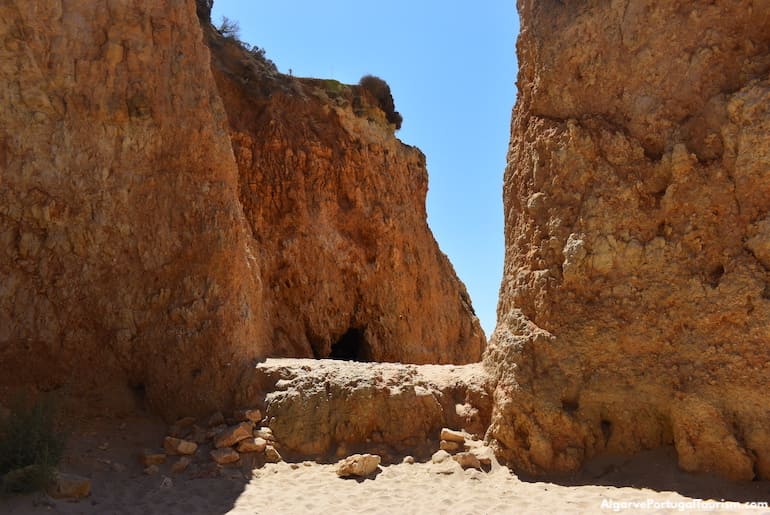 Access to Prainha from Praia dos Três Irmãos, Algarve