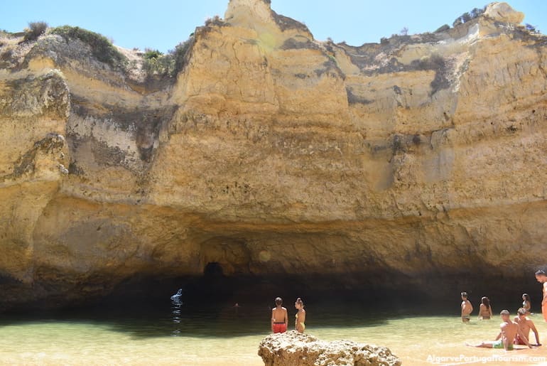 Praia do Ninho de Andorinha, Algarve