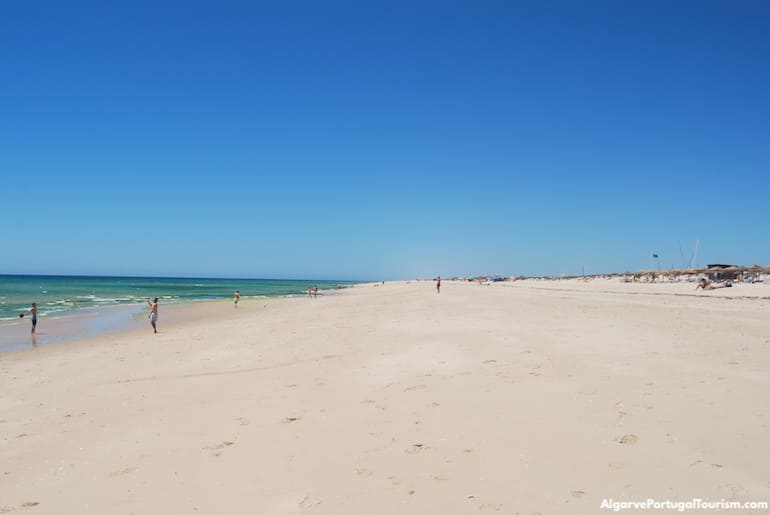 Praia da Terra Estreita no Parque Natural da Ria Formosa, Algarve